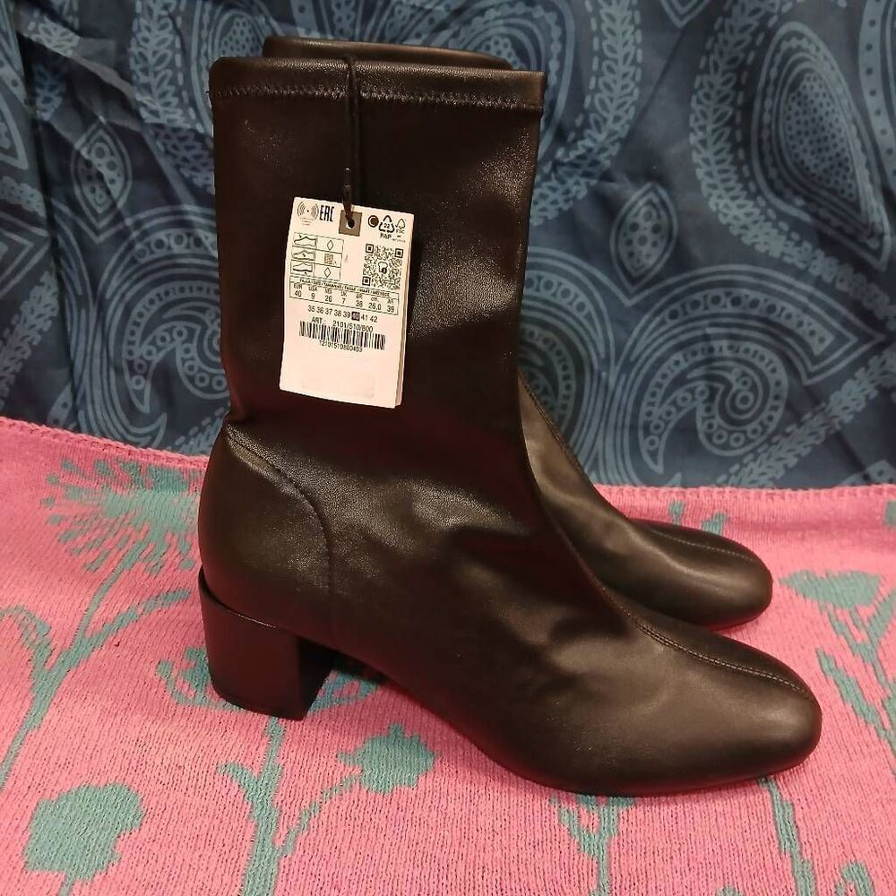 Zara womens size 8 black sock boots round toe chic block heel